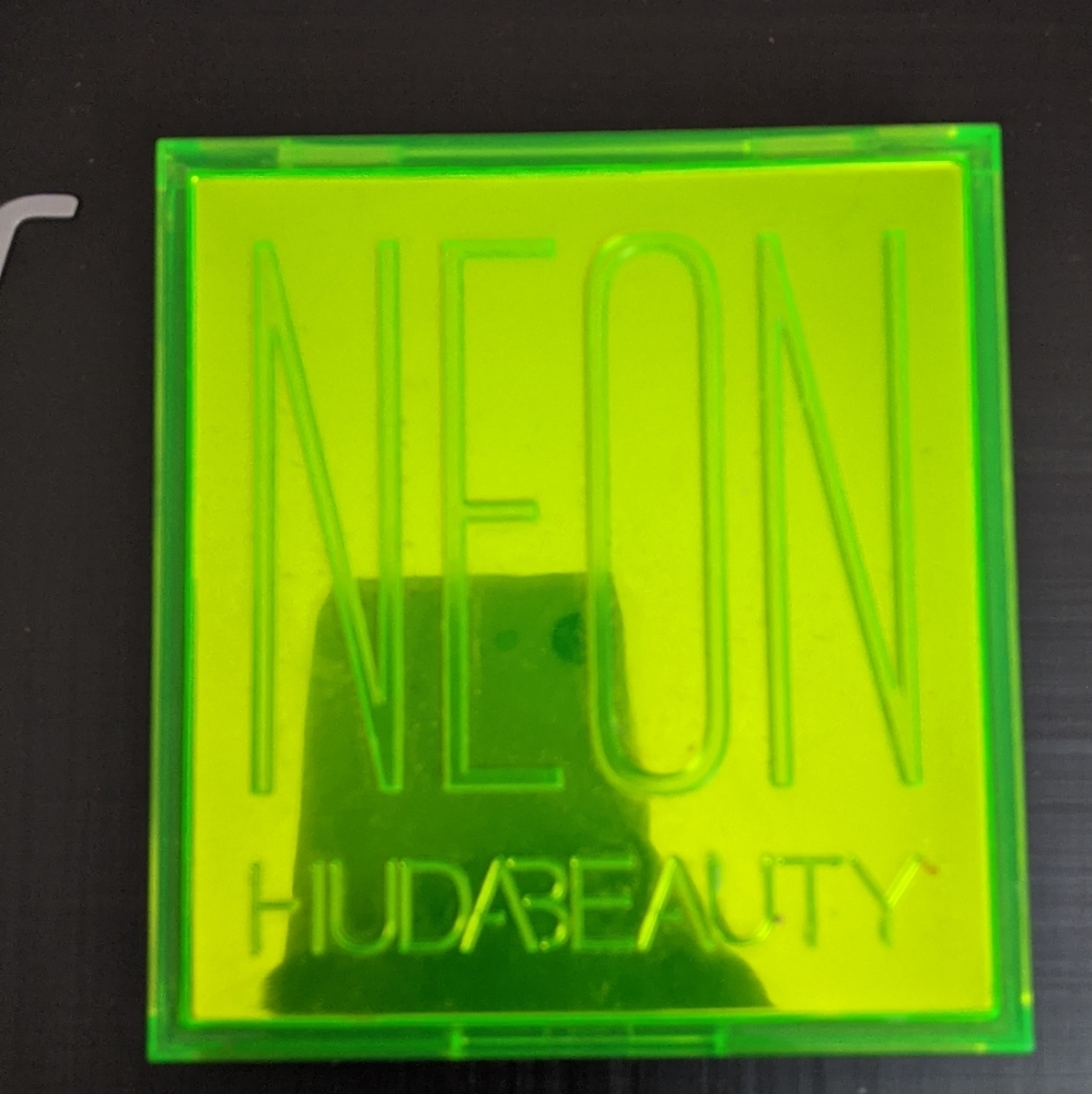 Huda beauty neon green